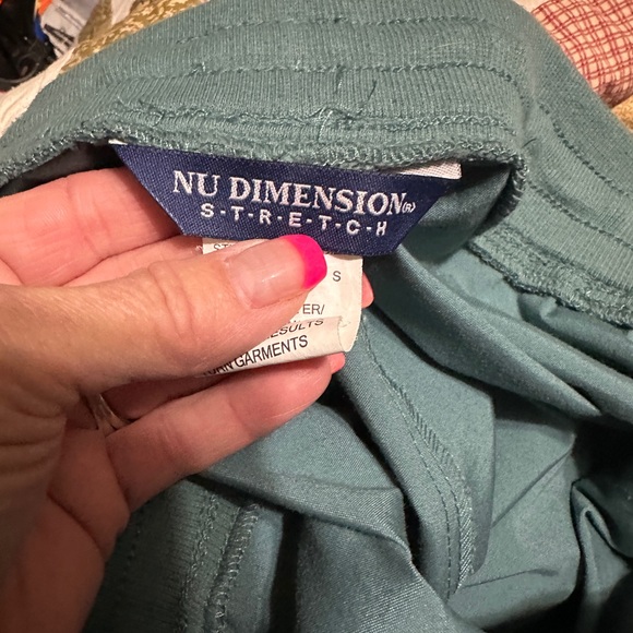 Nu Dimension Stretch Scrub Set – Pea Green Jacket (S) & Pants (S) – EUC - Picture 7 of 8